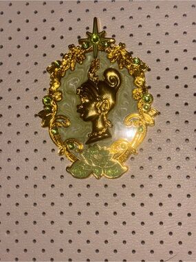 Disney pin. Tiana brooch Disney Princess pin